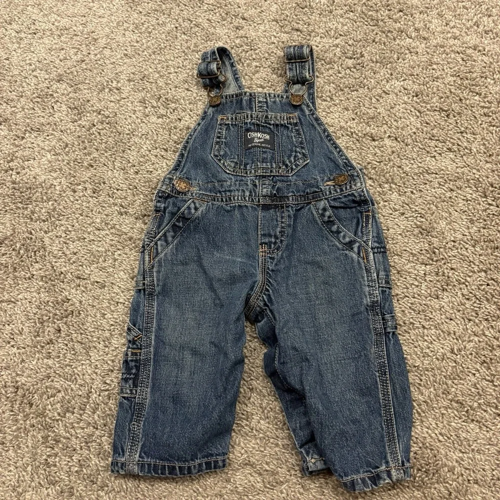 OshKosh B'gosh 6 months 6M Vestbak Baby Unisex Blue Denim Jean Bib Overall